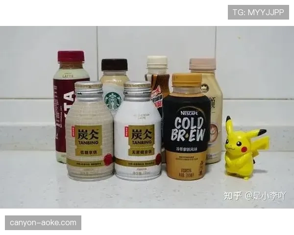 袁心玥训练间的饮料不是水，是拿铁，这得多休闲到家了吧？